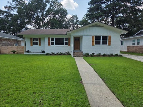 Photo of 40 Lourando Drive W, Mobile, AL 36606 (MLS # 7793559)