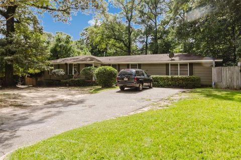 Photo of 417 Thornton Place, Mobile, AL 36609 (MLS # 7649195)