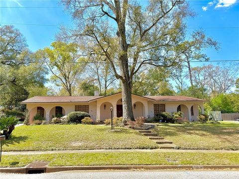 Photo of 712 Westmoreland Drive W, Mobile, AL 36609 (MLS # 7738826)