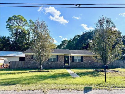 Photo of 131 Everett Avenue W, Saraland, AL 36571 (MLS # 7689712)