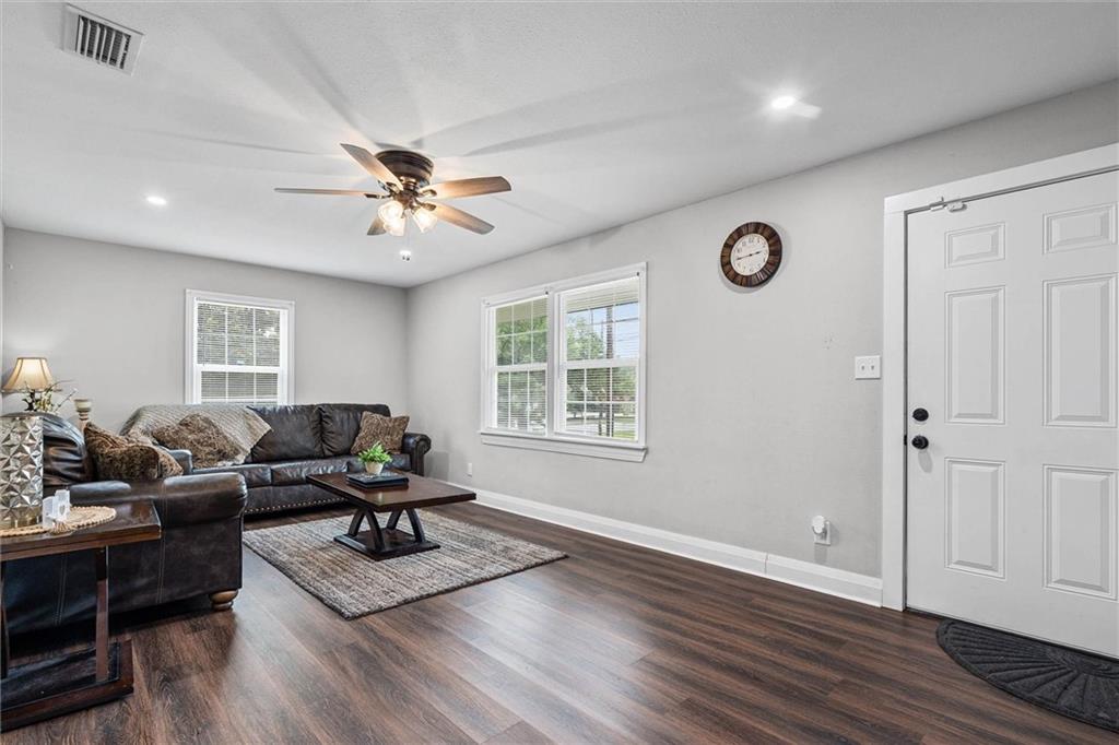 1508 Phillips Lane - Photo 3