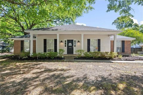 Photo of 3005 Alexandria Court, Mobile, AL 36693 (MLS # 7749893)