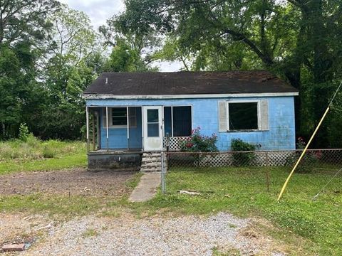 Photo of 1913 Muriel Avenue, Mobile, AL 36610 (MLS # 7758156)