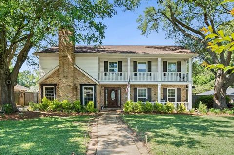 Photo of 5716 Vendome Drive S, Mobile, AL 36609 (MLS # 7765397)