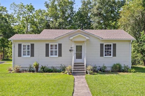 Photo of 3051 Baronne Street, Mobile, AL 36606 (MLS # 7760513)