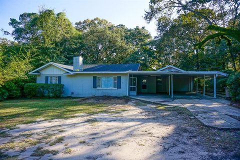 Photo of 3875 Hawthorne Drive, Mobile, AL 36693 (MLS # 7689081)