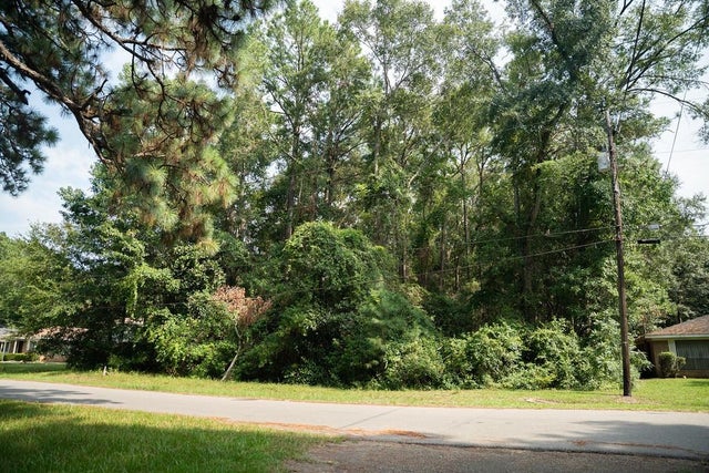 1121 North Drive