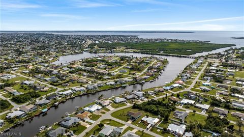 A home in PORT CHARLOTTE