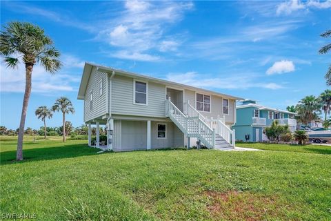 A home in BOKEELIA