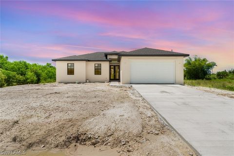 A home in BOKEELIA