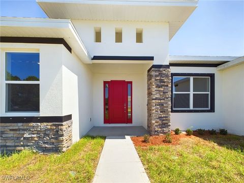 A home in NORTH PORT