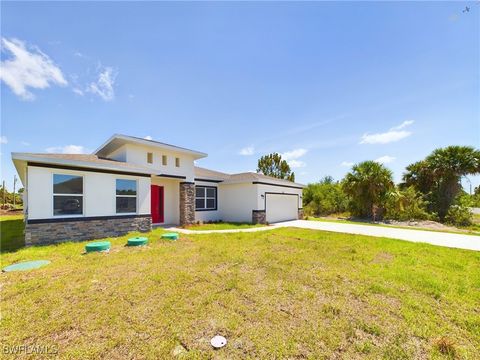 A home in NORTH PORT