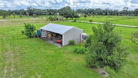 A home in LABELLE