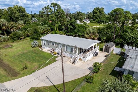 A home in PUNTA GORDA