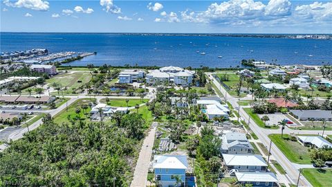 A home in PUNTA GORDA