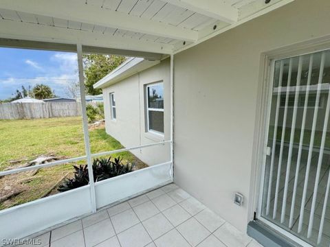 A home in PORT CHARLOTTE