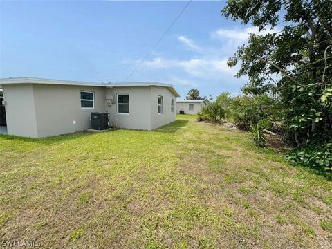 A home in PORT CHARLOTTE