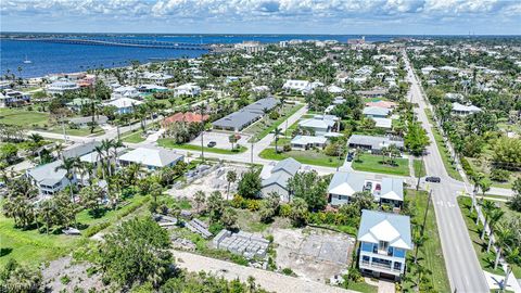 A home in PUNTA GORDA