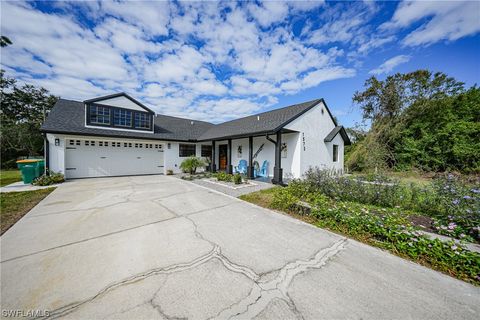 A home in PORT CHARLOTTE