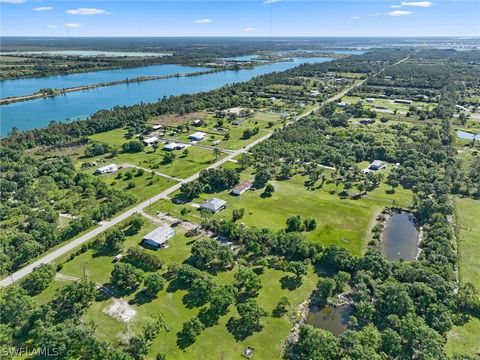 A home in PUNTA GORDA