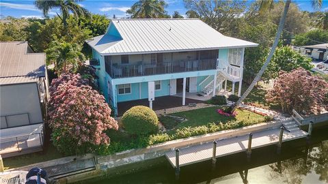 A home in NAPLES