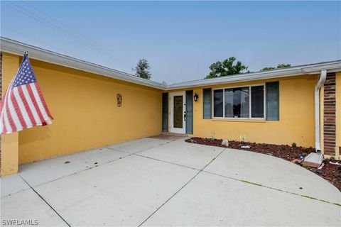 A home in PORT CHARLOTTE