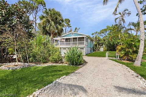 A home in BOKEELIA