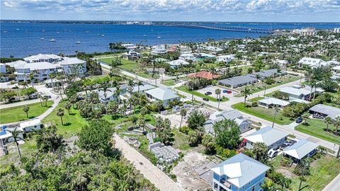 A home in PUNTA GORDA