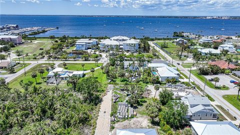 A home in PUNTA GORDA