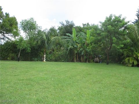 A home in NORTH FORT MYERS