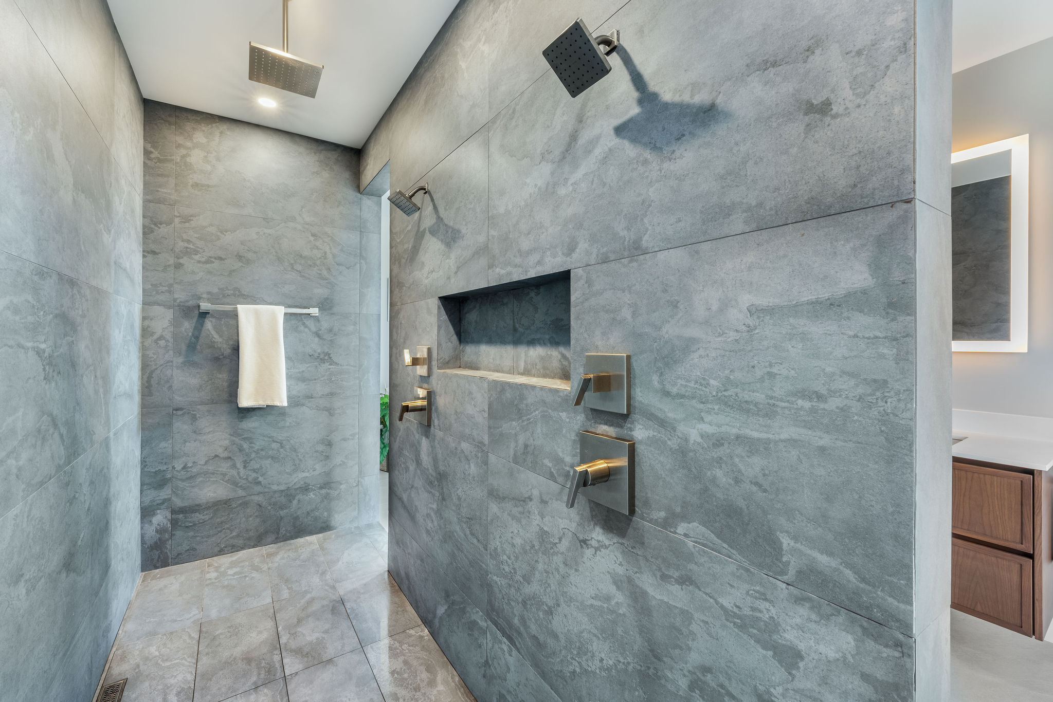 West Bay, Cayman Islands, 5 Bedrooms Bedrooms, ,6 BathroomsBathrooms,Residential,Active,167068