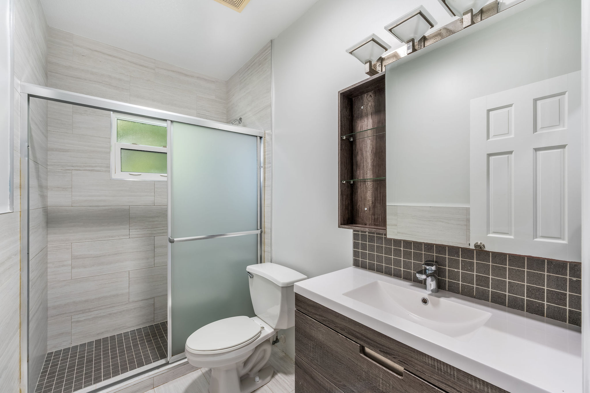 George Town, Cayman Islands, 4 Bedrooms Bedrooms, ,3 BathroomsBathrooms,Residential,Active,227234