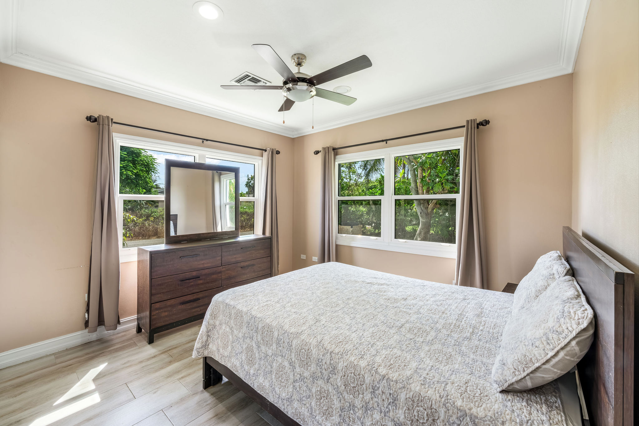 George Town, Cayman Islands, 4 Bedrooms Bedrooms, ,3 BathroomsBathrooms,Residential,Active,227234
