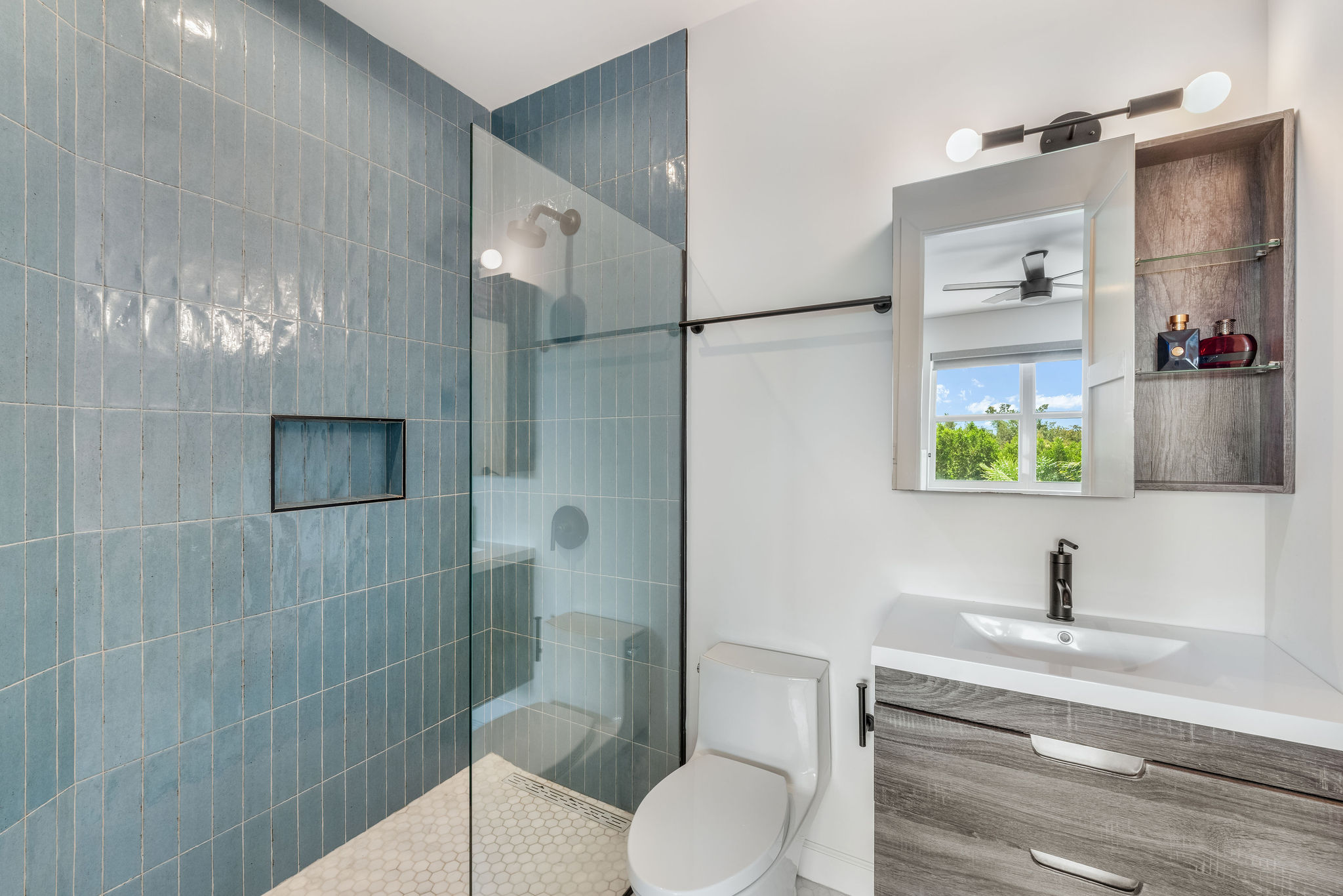 South Sound, Cayman Islands, 3 Bedrooms Bedrooms, ,5 BathroomsBathrooms,Residential,Active,215696