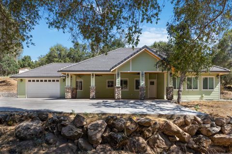 A home in Coarsegold