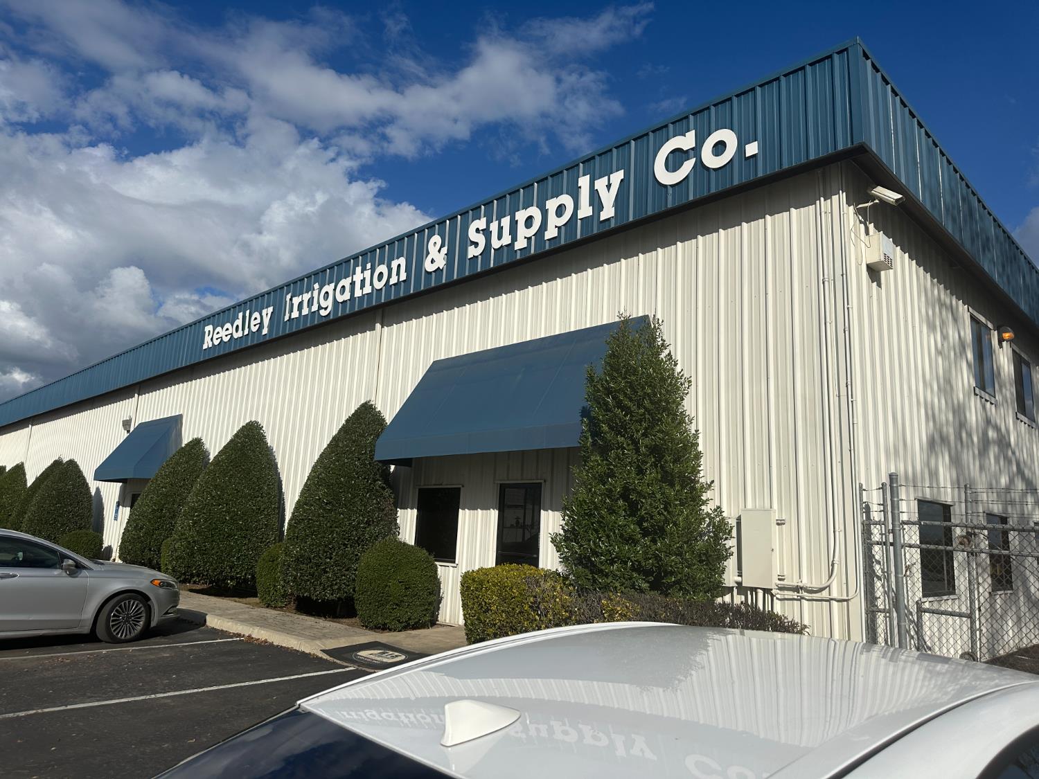 1260 S Buttonwillow Avenue