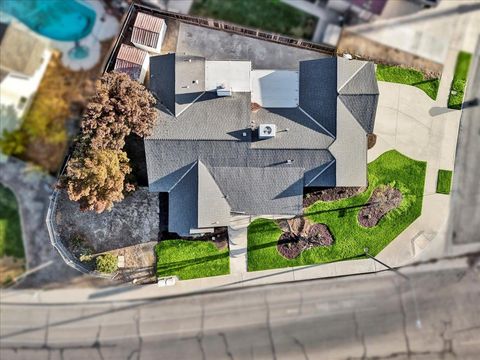 A home in Lemoore