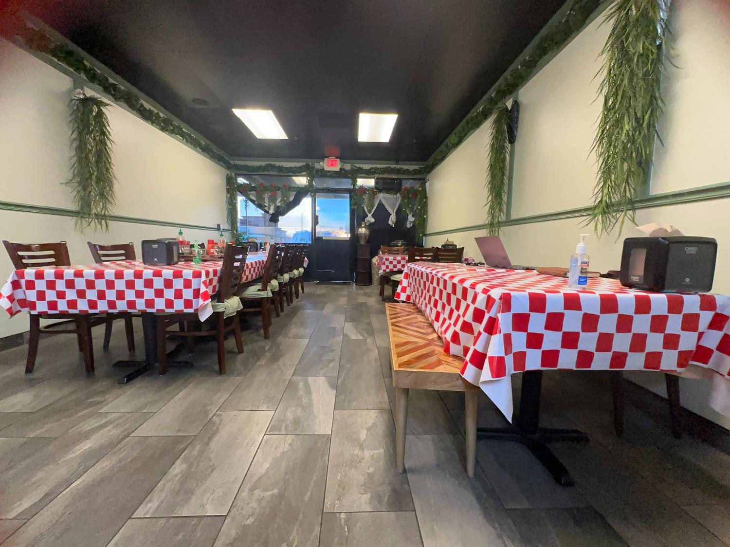 Photo 1 of 6 — 742 W Shaw Avenue, Clovis, CA 93612
