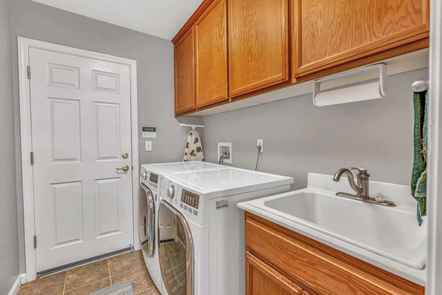 Le Grand, California 95333, United States, 4 Bedrooms Bedrooms, ,Residential,Active,104576