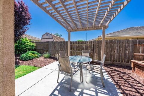 A home in Lemoore