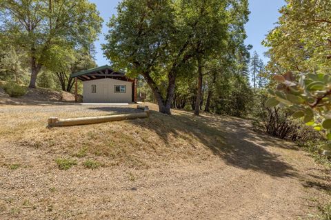 A home in Mariposa