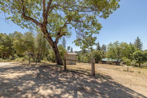 A home in Mariposa