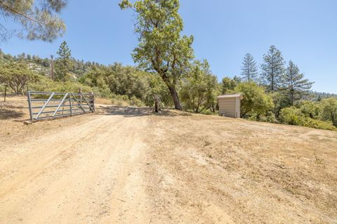 A home in Mariposa