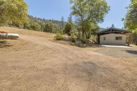 A home in Mariposa