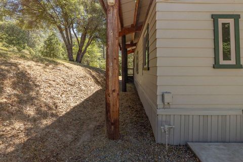 A home in Mariposa