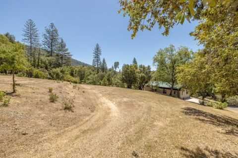 A home in Mariposa