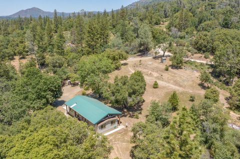 A home in Mariposa