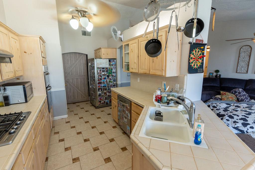 2315 Magill Avenue - Photo 3