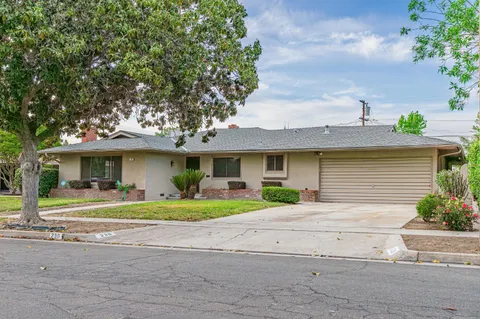 230 W Fountain Way, Fresno, CA 93705 - MLS#: 629266
