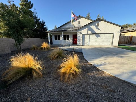 A home in Dinuba